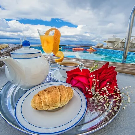 Thea Imerovigli (Santorini)