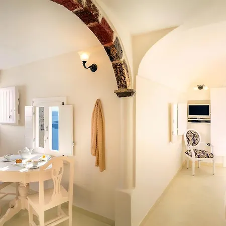 ثيا *